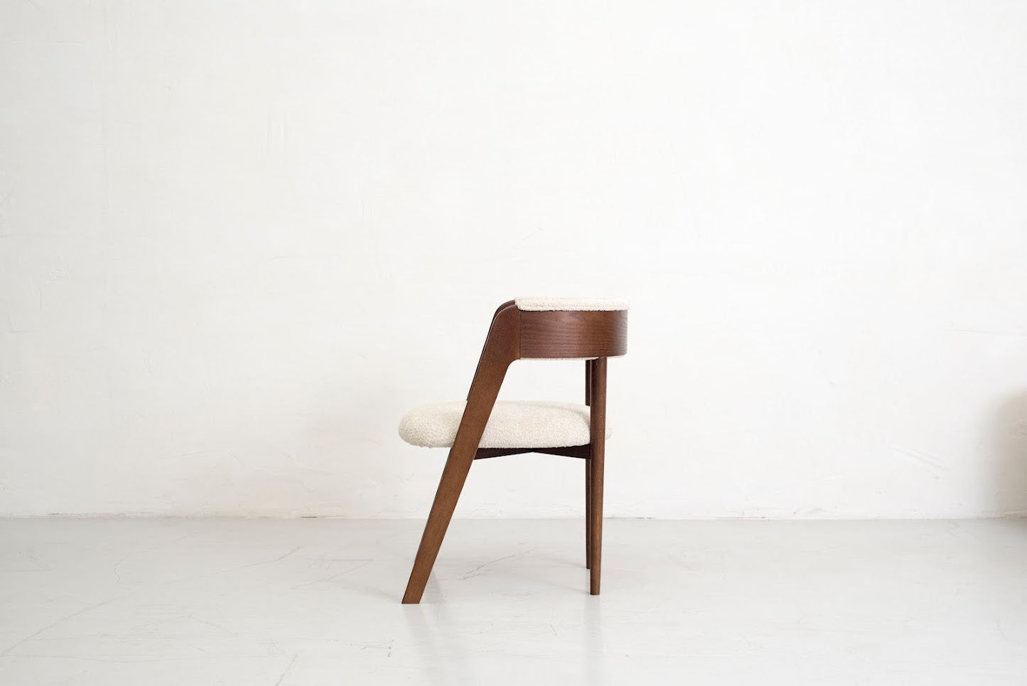 Chair 02 - Upholstered Oak chair with curved backrest-Natural