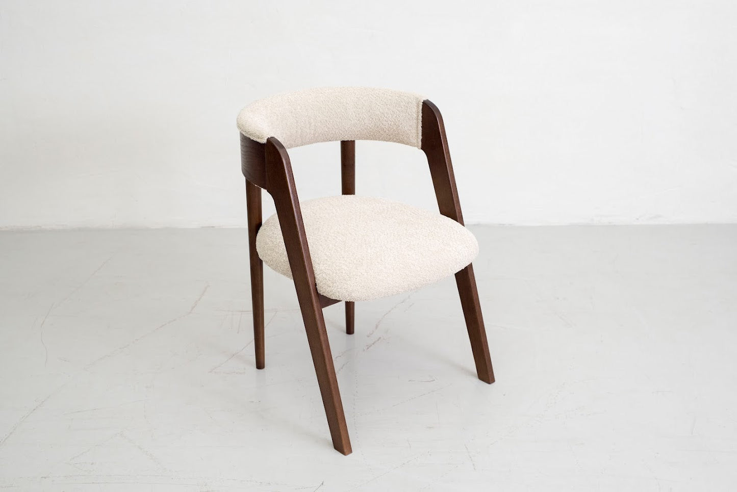 Chair 02 - Upholstered Oak chair with curved backrest-Natural